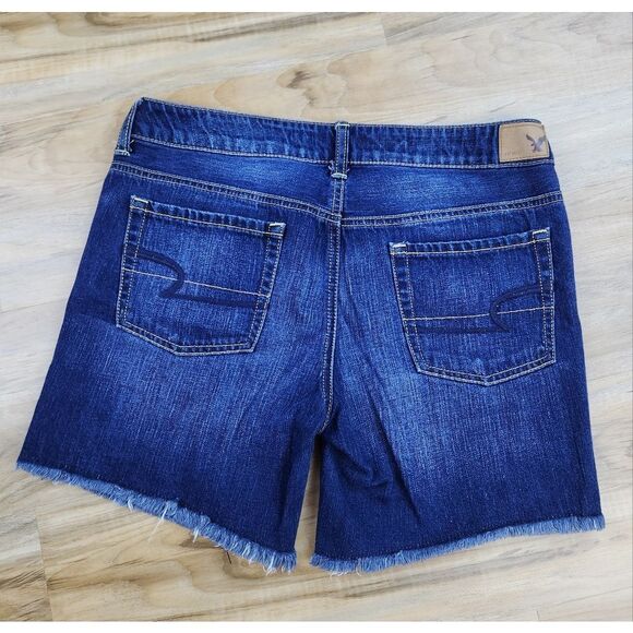 ☔️🔹️American Eagle Blue Raw Hem Denim Shorts Size 4/27 - Picture 2 of 9